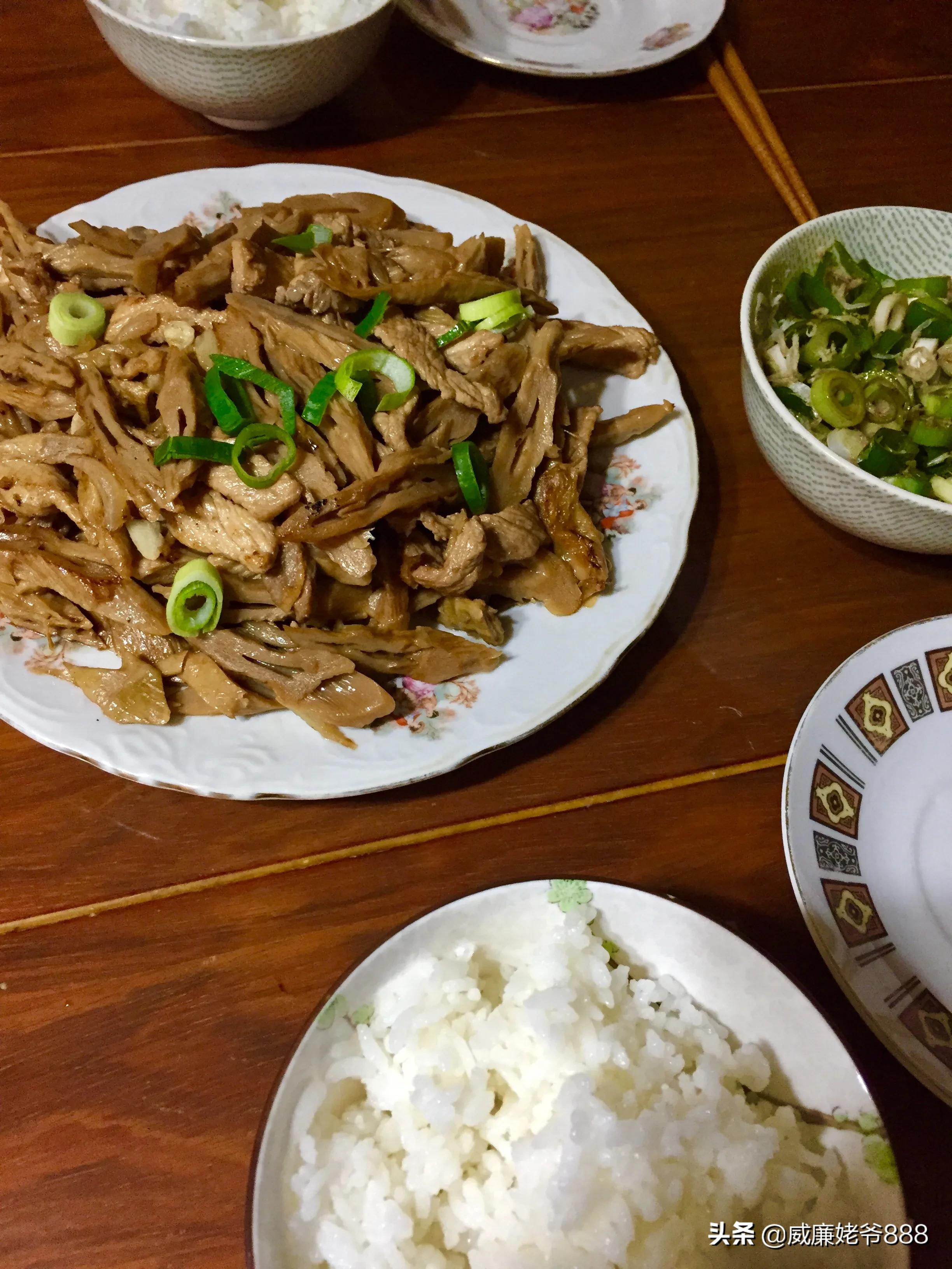 用干竹笋烹制的菜肴,美味可口的干竹笋烹饪方法