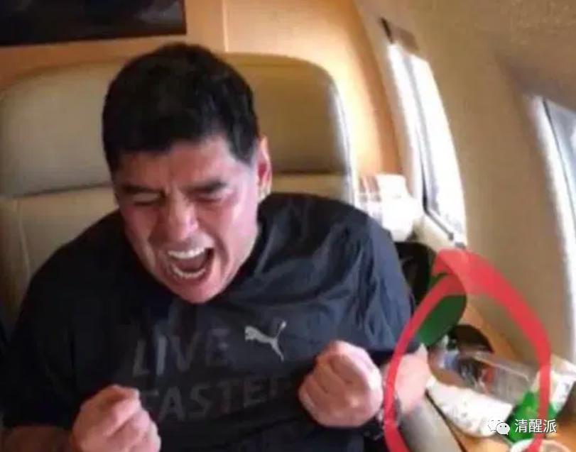 在*品毒**中陨落的马拉多纳的一生