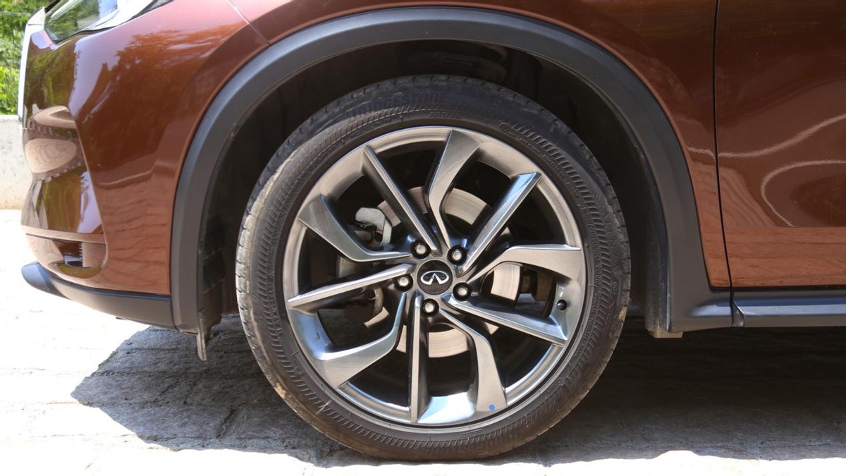 细节全面解析汽车,英菲尼迪qx50悦享版自驾