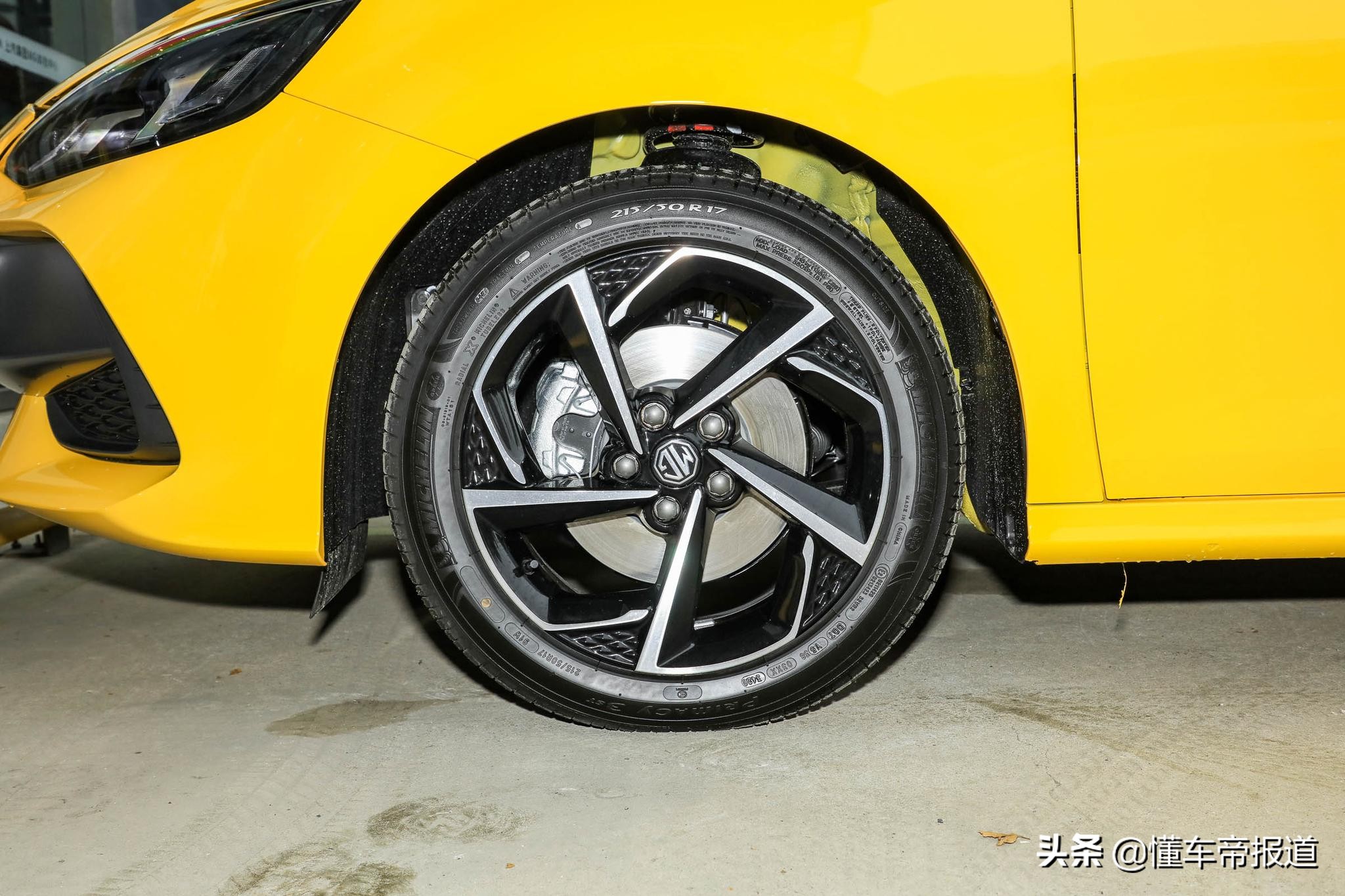 名爵mg5180dvvt青春旗舰版对比帝豪,名爵mg5自动挡中配1.5l2023款落地价