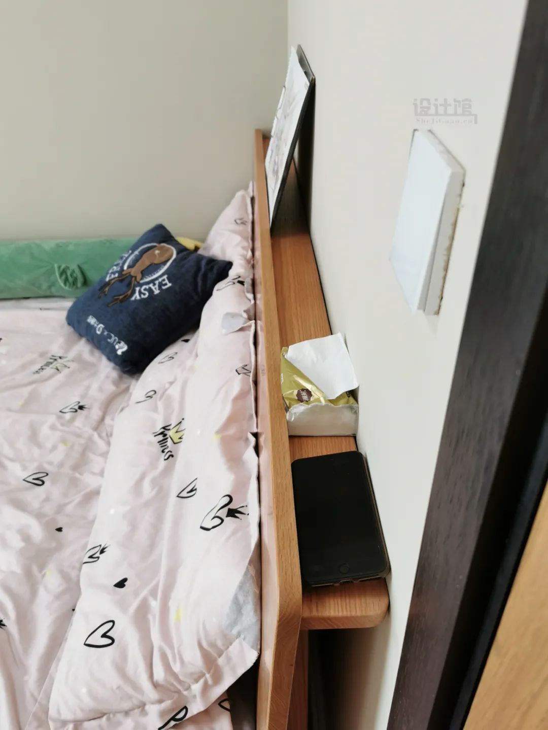 卧室墙面凹进去10多公分怎么装修,10平米的卧室怎么布置显得房间大