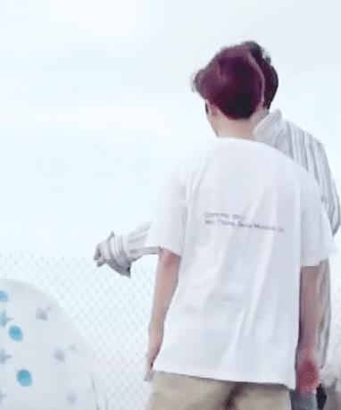 边伯贤朴灿烈bang,边伯贤朴灿烈互发钢琴视频