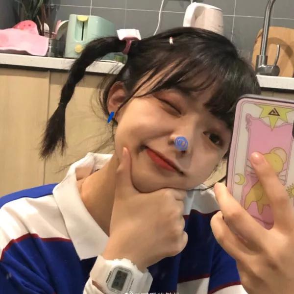 鼻子上黑头怎么改善,女生鼻子上有黑头怎么办