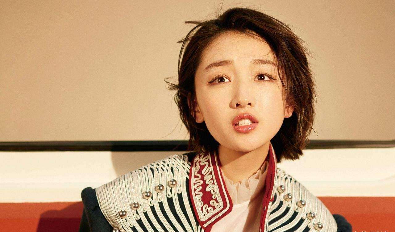 周冬雨出道后一共拿过几个奖,周冬雨28岁就拿了两个影后