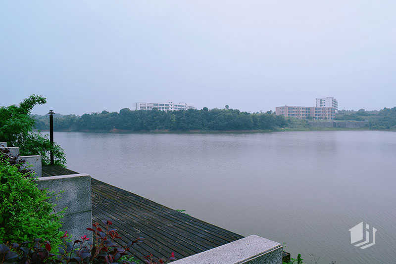 临空经济区内，长寿湖旁，见证海航通航空港城一期“城”长