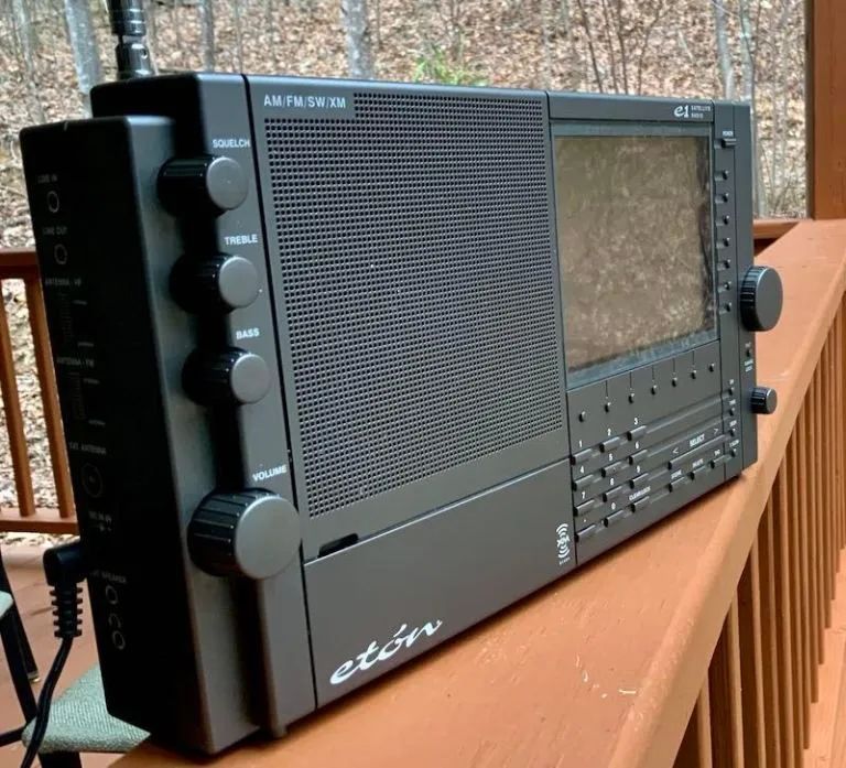 「火腿维修室」拯救一台老式EtonE1收音机，解决橡胶涂层粘手问题