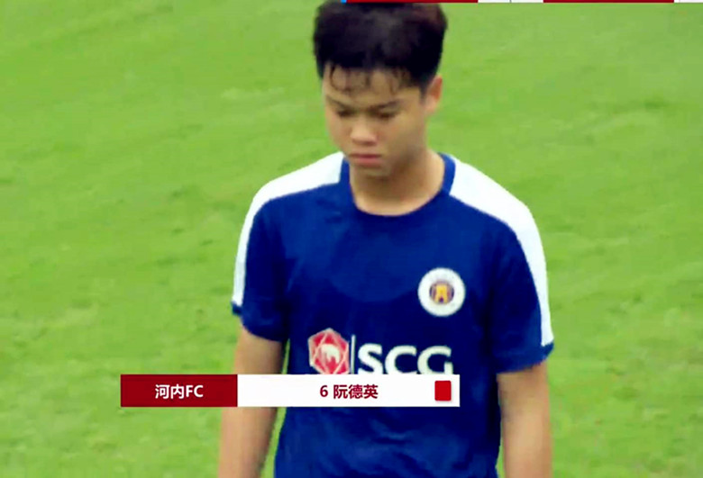 记住6号阮德英,这小子在绿茵场上公然施暴,拳打中国球员