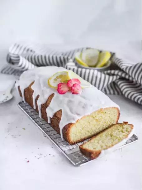 海绵蛋糕烤起来又回缩是什么原因,蛋糕烤不好