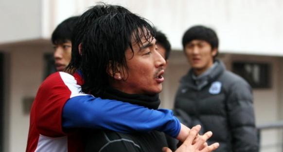 中甲大连广州赛后爆发冲突判罚,中甲广州大连赛后爆发冲突