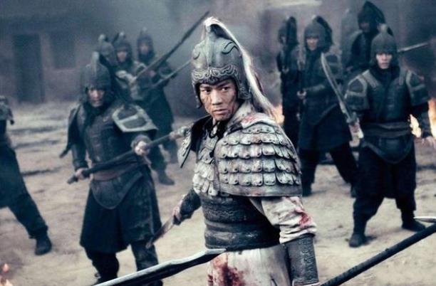 为什么赵云战绩平平演义却封神,现实中的赵云比演义里的赵云更强