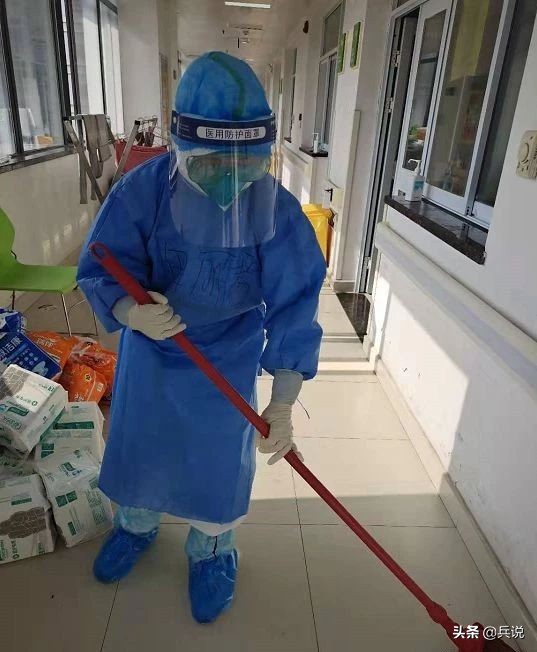 军医战疫手记：全副武装入红区，闷得想呕吐，这一切都值