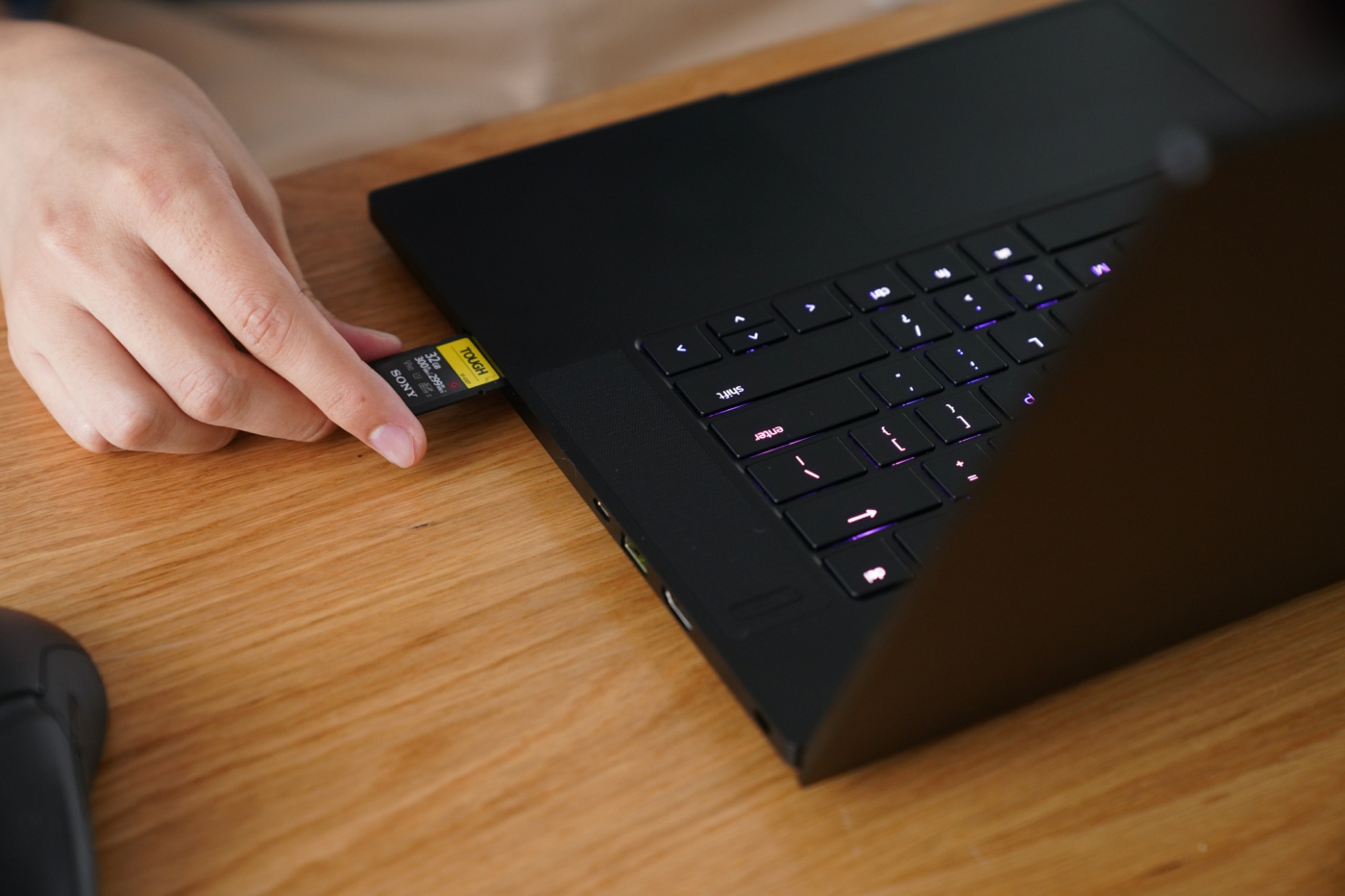 雷蛇灵刃15标准版精英版对比,雷蛇灵刃15标准版对比精英版