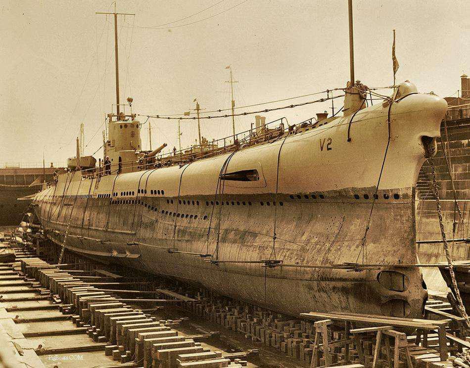 一艘传奇的潜艇，误打误撞侦察到一支舰队，但最后的战果却不如意