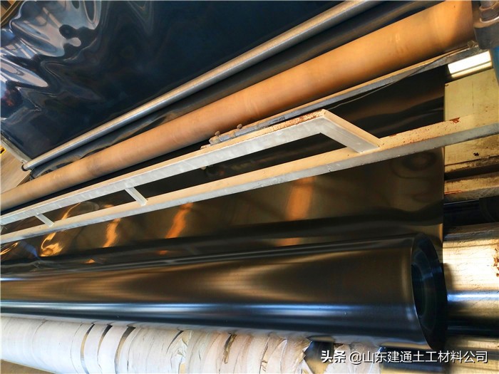 四川2022年土工膜防渗膜生产厂家,聚乙烯土工膜和HDPE防渗膜的区别