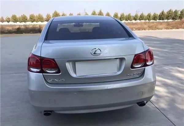 有哪些性能出众的豪车推荐,好车推荐10万雷克萨斯