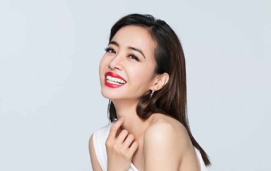 侯佩岑蔡依林失恋后的状态,侯佩岑被爆后蔡依林的采访