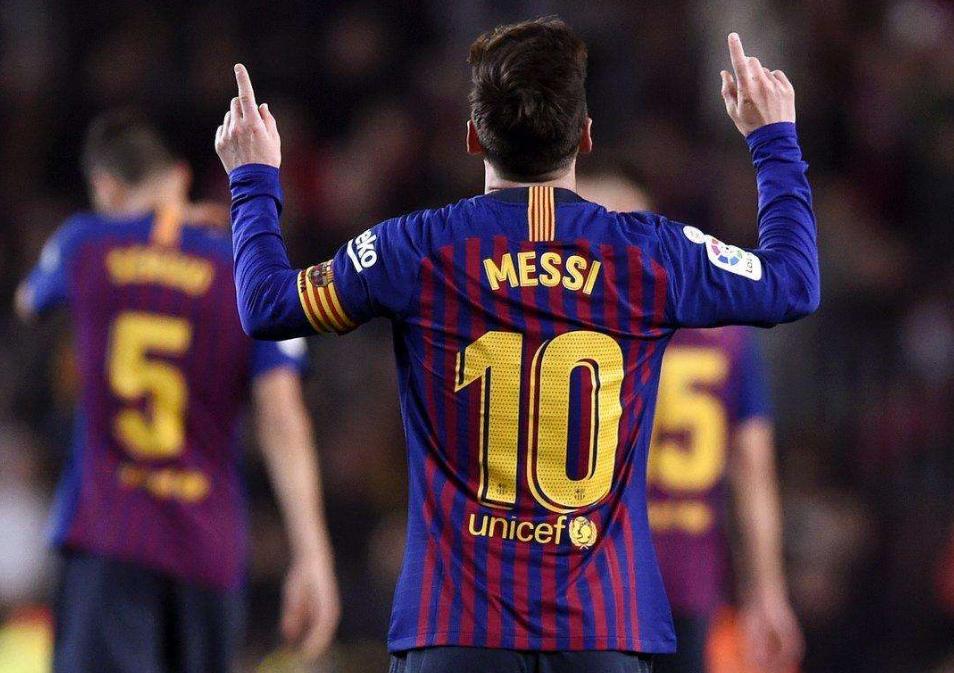 足球有意思的冷知识,足球场上的暖心时刻梅西