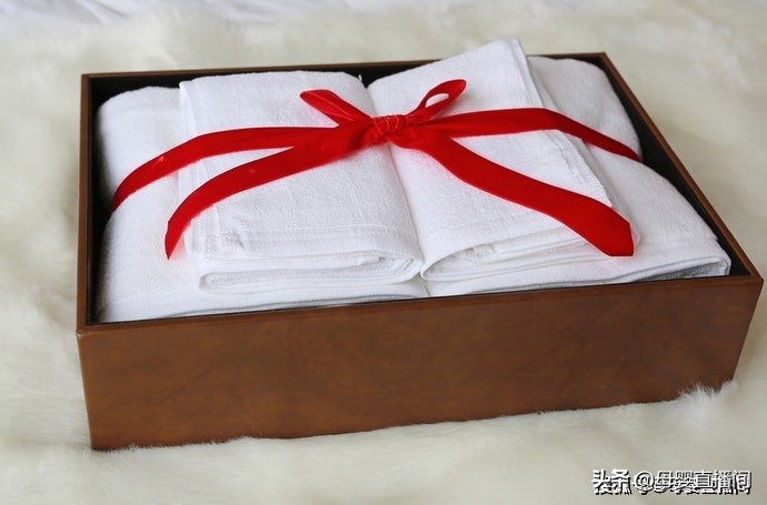 婴儿浴巾用什么材质的比较舒服,婴儿浴巾怎么选材质好用