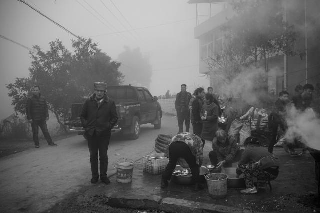 传统婚礼放鞭炮,婚礼迎亲鞭炮习俗