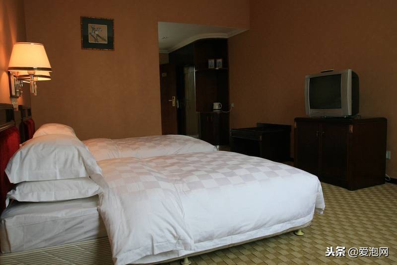 韶关野温泉旅游精品攻略,韶关新丰江源温泉旅游度假山庄