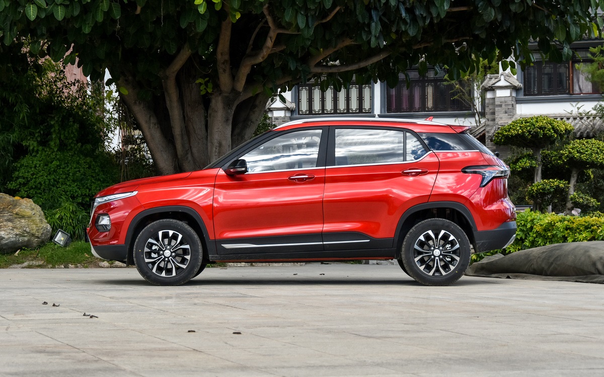 这款小型suv才是实用主义信赖首选,13万元预算买这款suv很靠谱