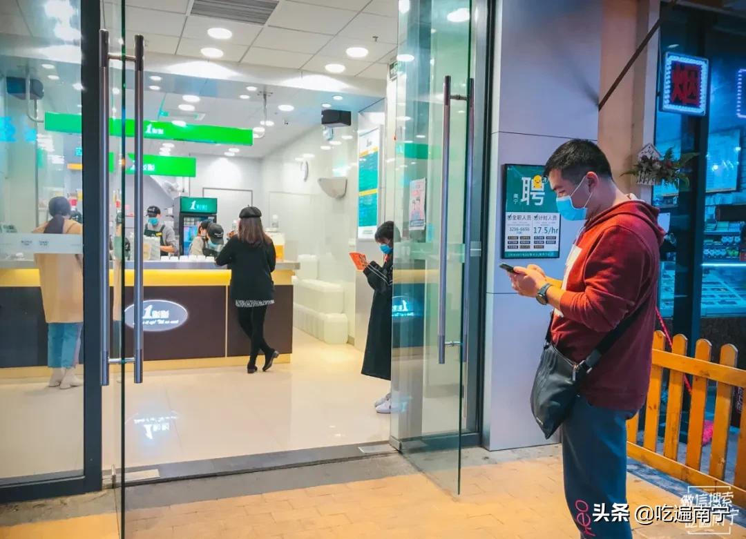 南宁火爆排队小吃,广西南宁最火的网红打卡店