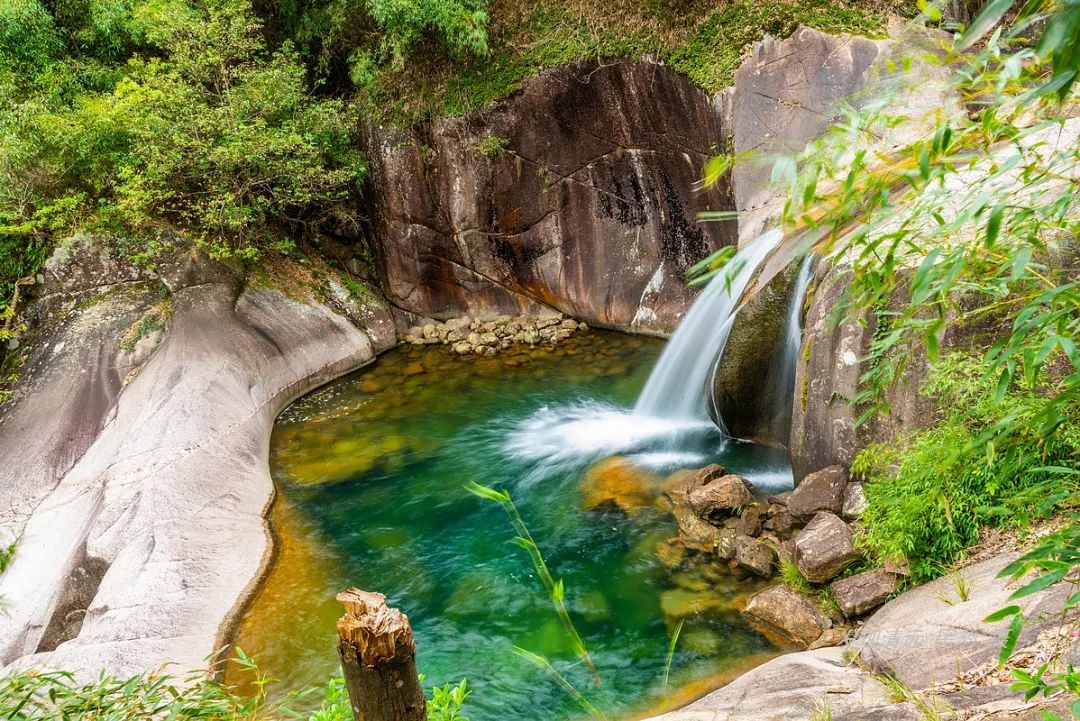 一次平常溯溪，竟意外发现广东最隐秘瀑布野温泉谷