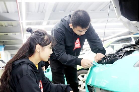 博世汽修学校保时捷中心,上海博世汽修学校怎样