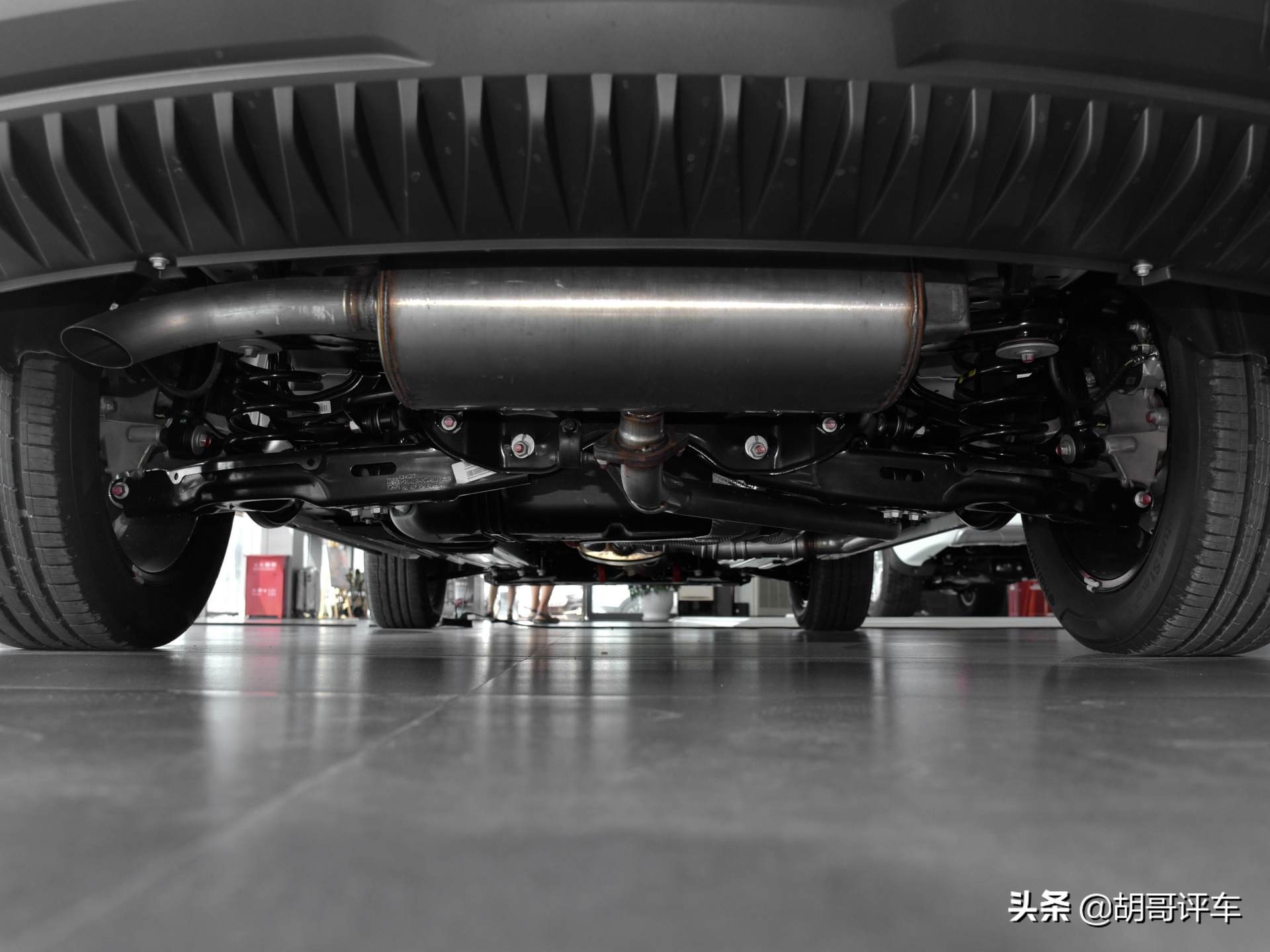 底盘优秀的suv20万,底盘升高的国产神车