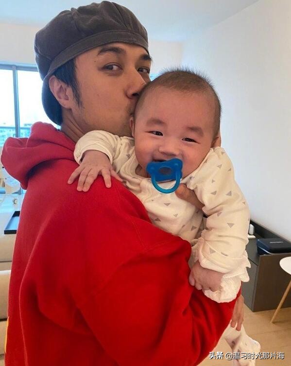 赵薇的男闺蜜是谁,赵薇和男友唱歌