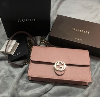 男人女人你们应该如何看待这些包，难道是贫穷限制了我的想象吗？