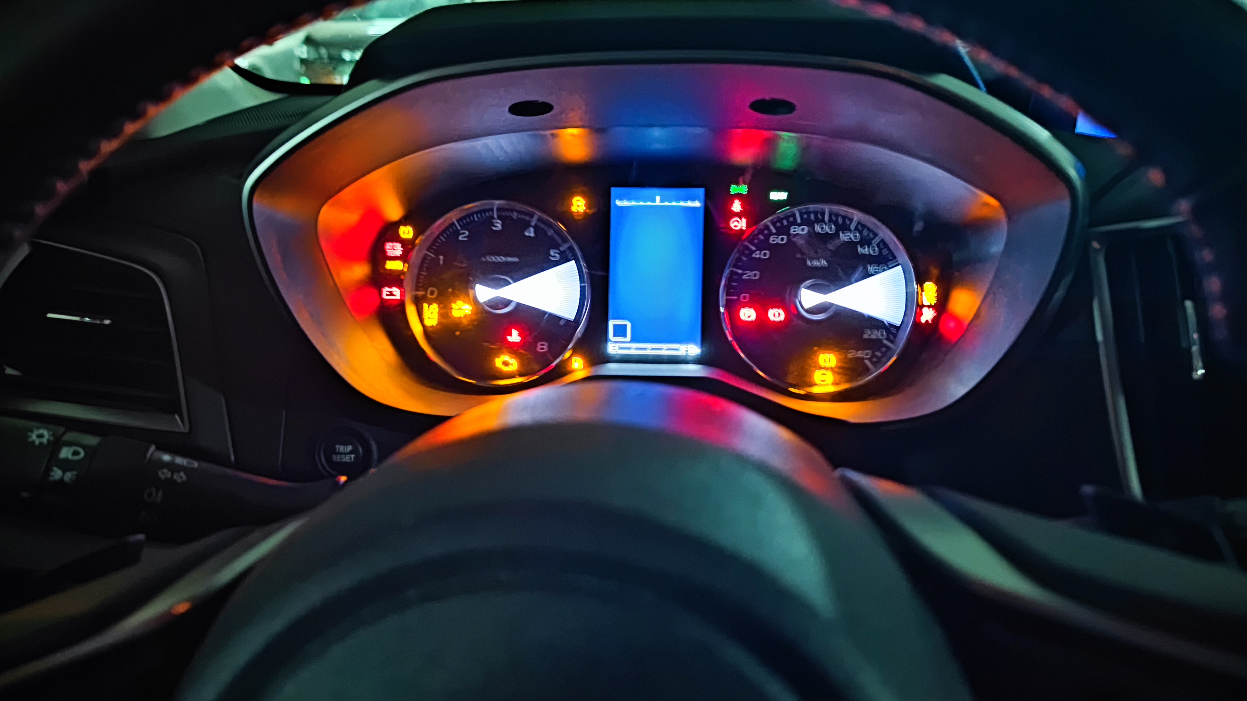 斯巴鲁xv深度试驾视频,试驾斯巴鲁xv荒野版