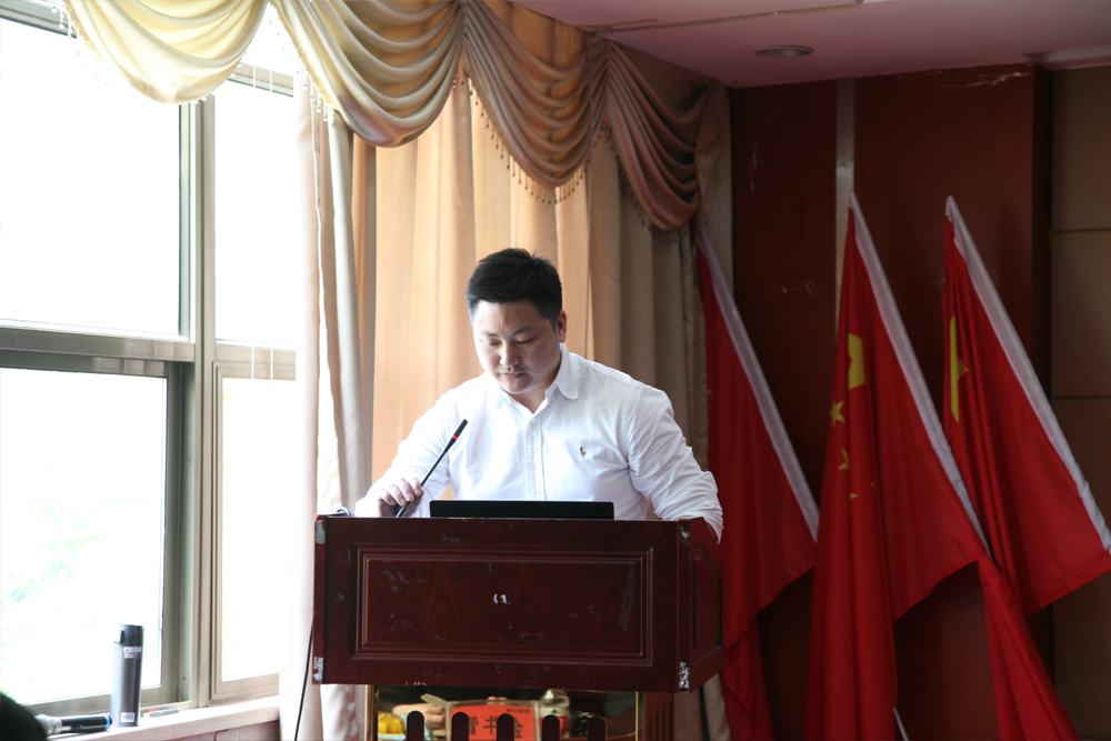 金牛绿翡翠和绿色抗菌管哪个好,金牛ppr绿翡翠抗菌管