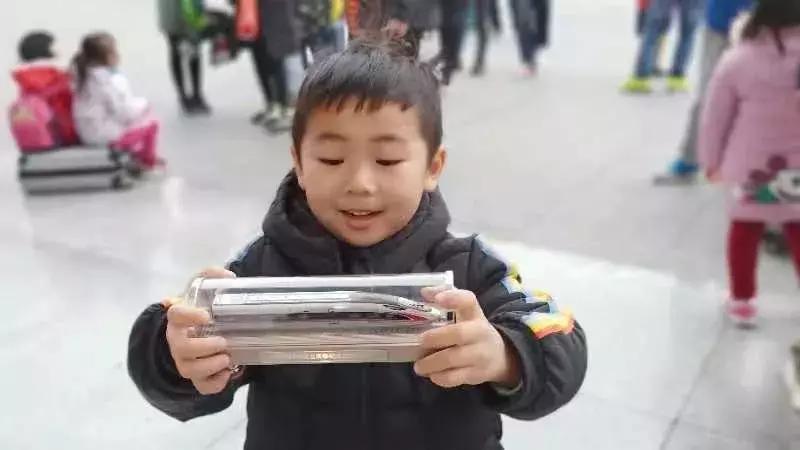 广西隆林县高铁2025年开通,热烈庆祝常德高铁开通