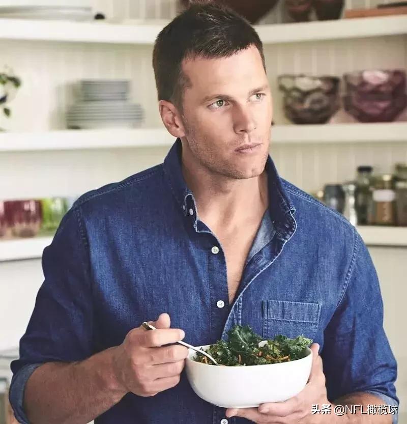 顶级身体养成计划:橄榄球大汉平时都是怎么吃的?