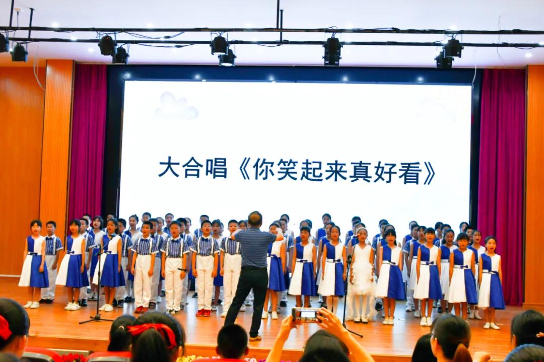 儿童庆祝建党100周年文艺汇演,庆祝建党百年文艺演出儿童合唱