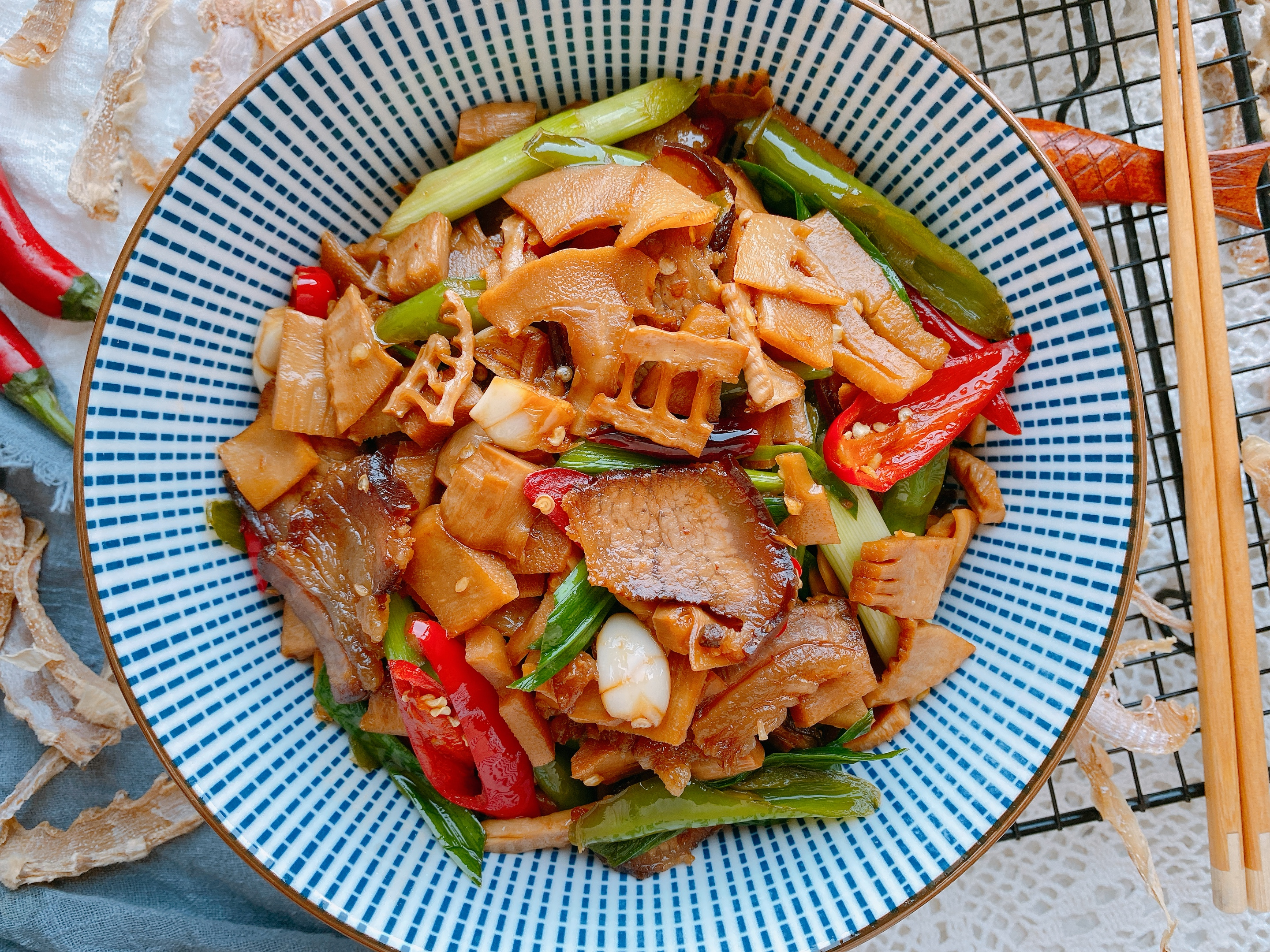 笋干怎样炒好吃又好看,笋干怎么炒又嫩又好吃