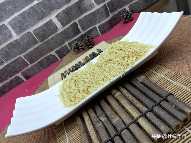 家里炒肉丝怎么不粘锅,炒肉丝如何不柴不干