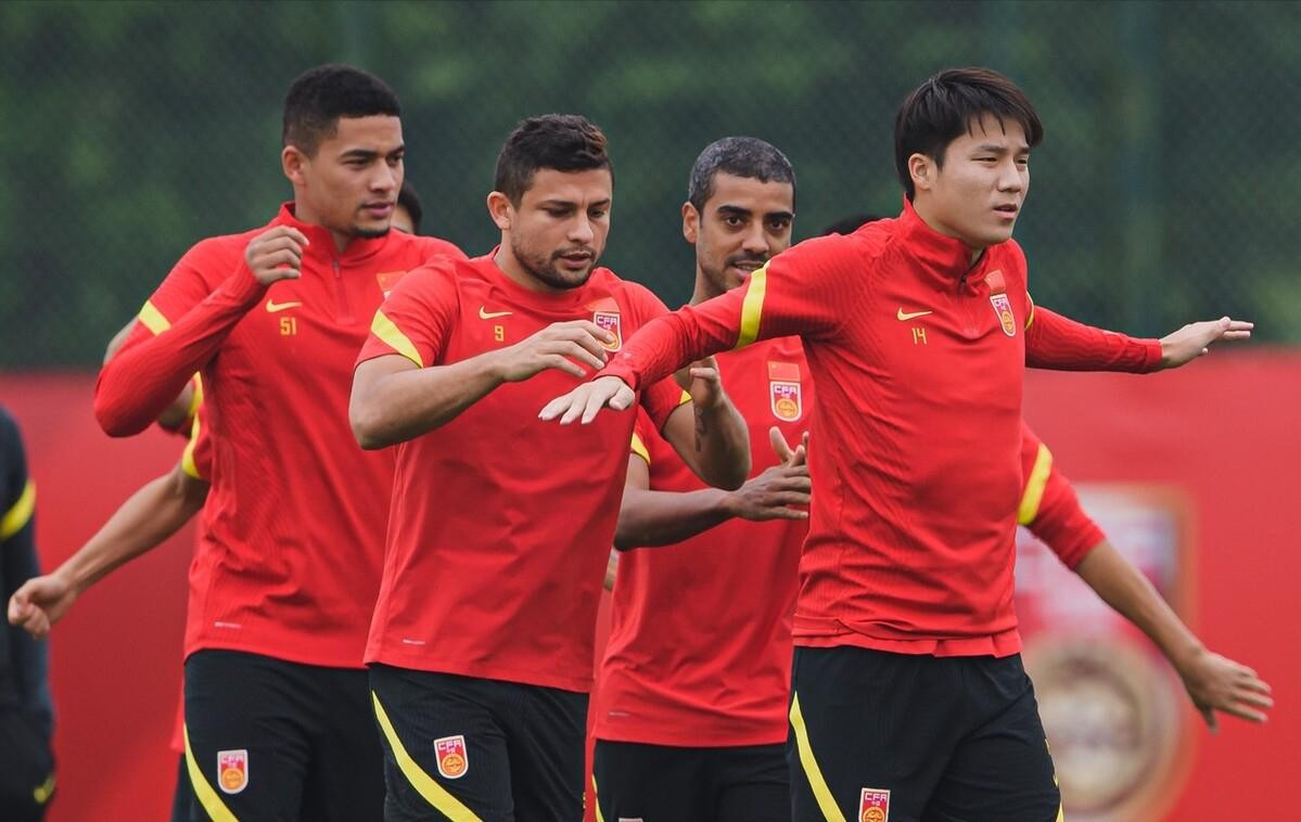 里皮宣布卸任教练,里皮回归足协官宣