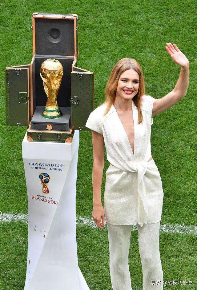 这些超模是国家文化的名片，荷兰还为她定制发行邮票