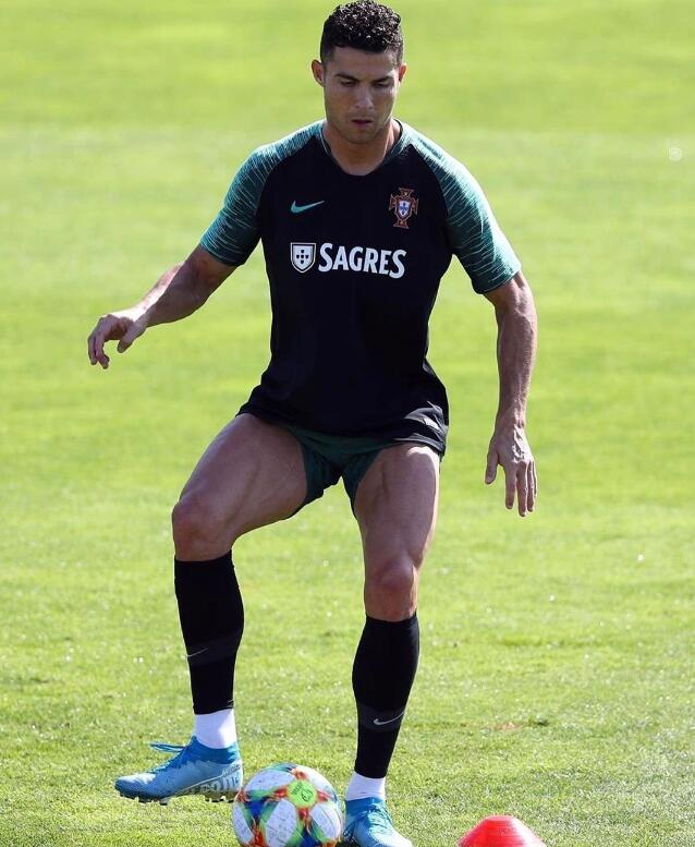 这个站在足坛巅峰的男人，身价翻了数十倍，34岁还有18岁的身体？