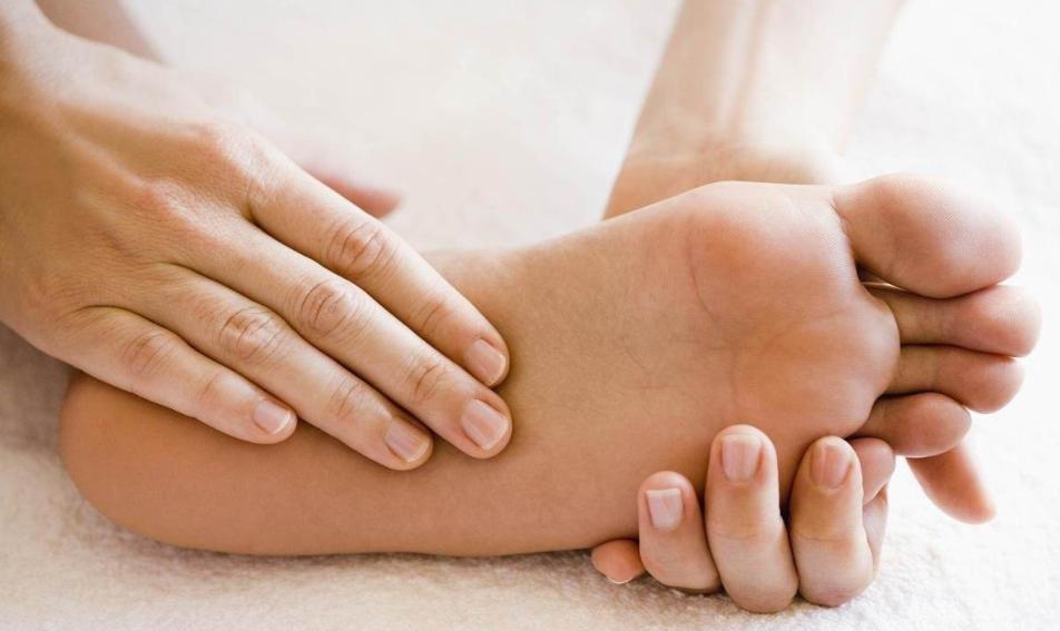 嵌甲一直不剪会怎么样,嵌甲习惯长在肉里纠正不过来