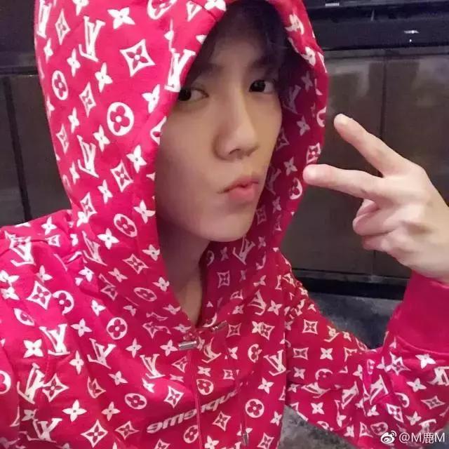 买不起大牌的牌子,买不起潮牌