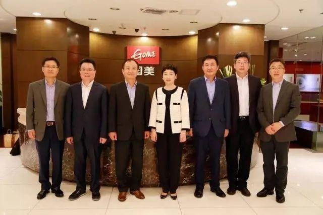 从住地下室的小贩到中国首富，黄光裕的财富之路，怎样炼成？