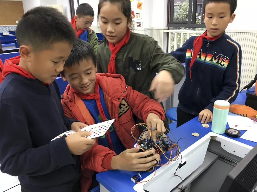 灏忔氮鎺㈡牎鏂板煄鍒嗘牎,灏忔氮鎺㈡牎宸濆ぇ