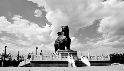 城市雕塑的意义,城市雕塑具有承载历史记忆的功能