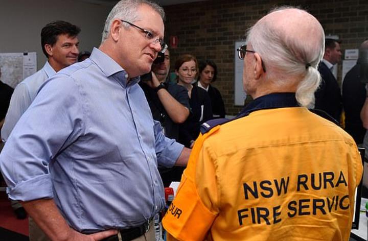 大火还在烧，澳总理打鸡血：公务员消防志愿者每年有额外4周年假