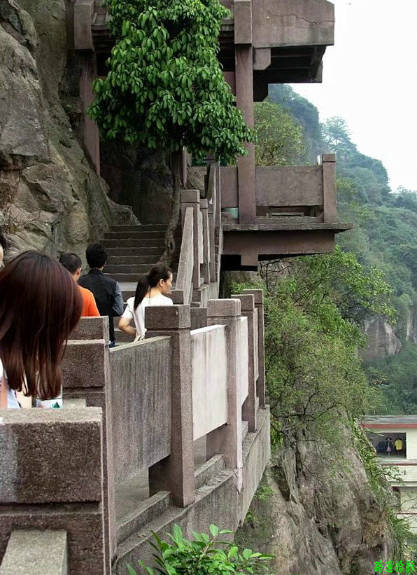 广州莲花山景点,岭南莲花山全景