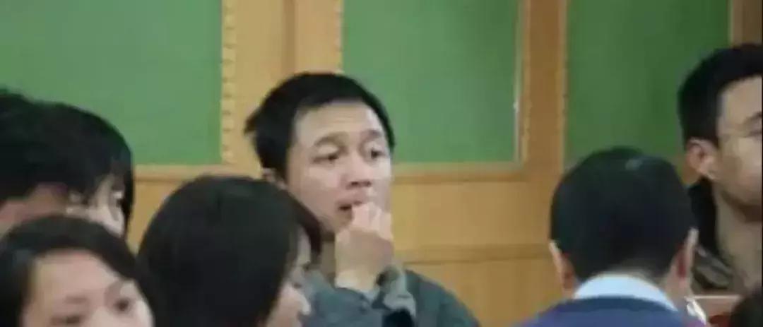 外国人如何看待中国人嗑瓜子,老外看中国人嗑瓜子