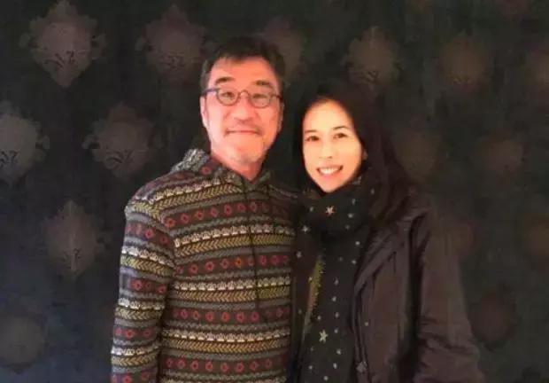 被内地听众低估的港台歌手，性感指数爆棚一双美腿更是价值连城